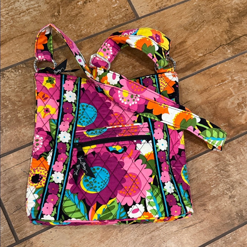 EUC Vera Bradley Hipster Crossbody Bag in Va Va Bloom